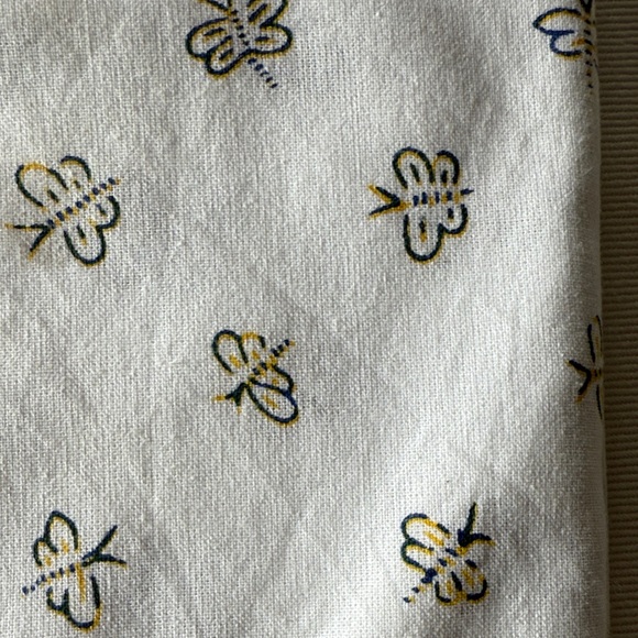 NWT Williams Sonoma Provence Floral Round Tablecloth - Green and Yellow - Picture 7 of 7